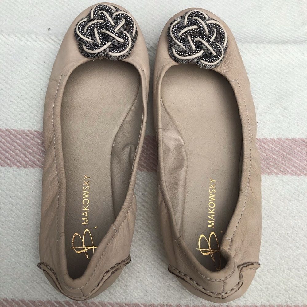 B. Makowsky Leather Ballet Flats Size 6